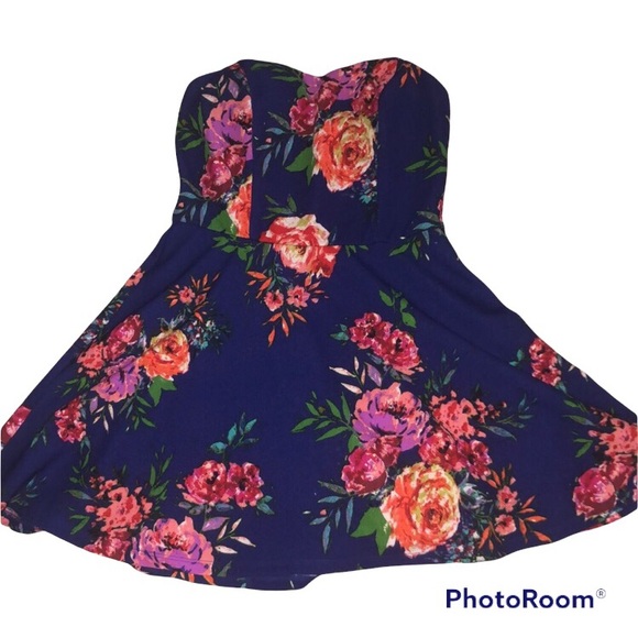 bailey blue Dresses & Skirts - Mini Floral Skort